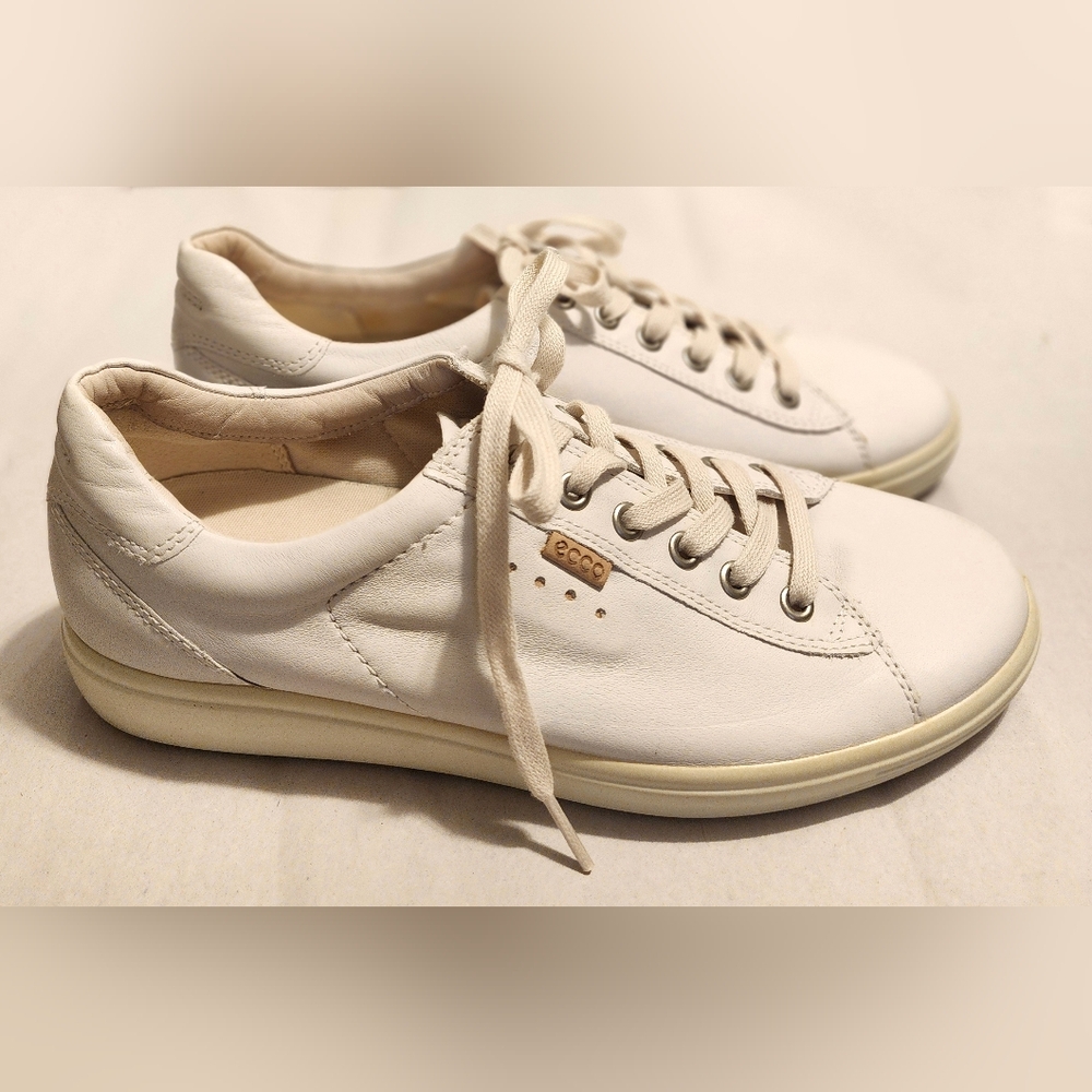 ECCO Soft 7 White Leather Sneakers Tennis Shoes Size 9